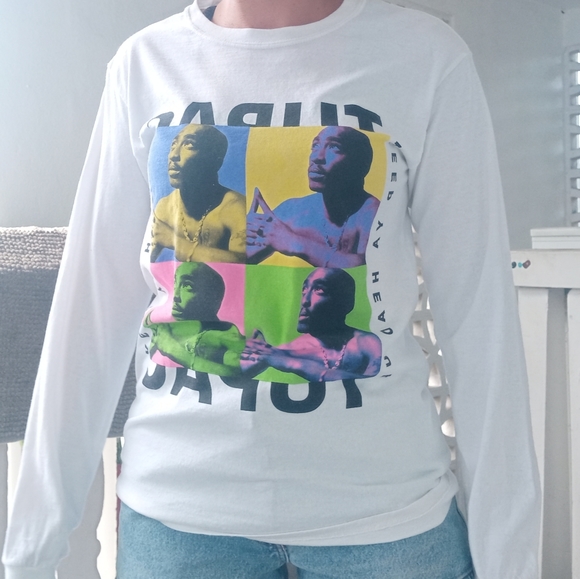 Tupac - Picture 2 of 2